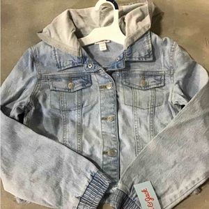 Cat & Jack Girl’s Hooded Jean Jacket. Light Wash. Large